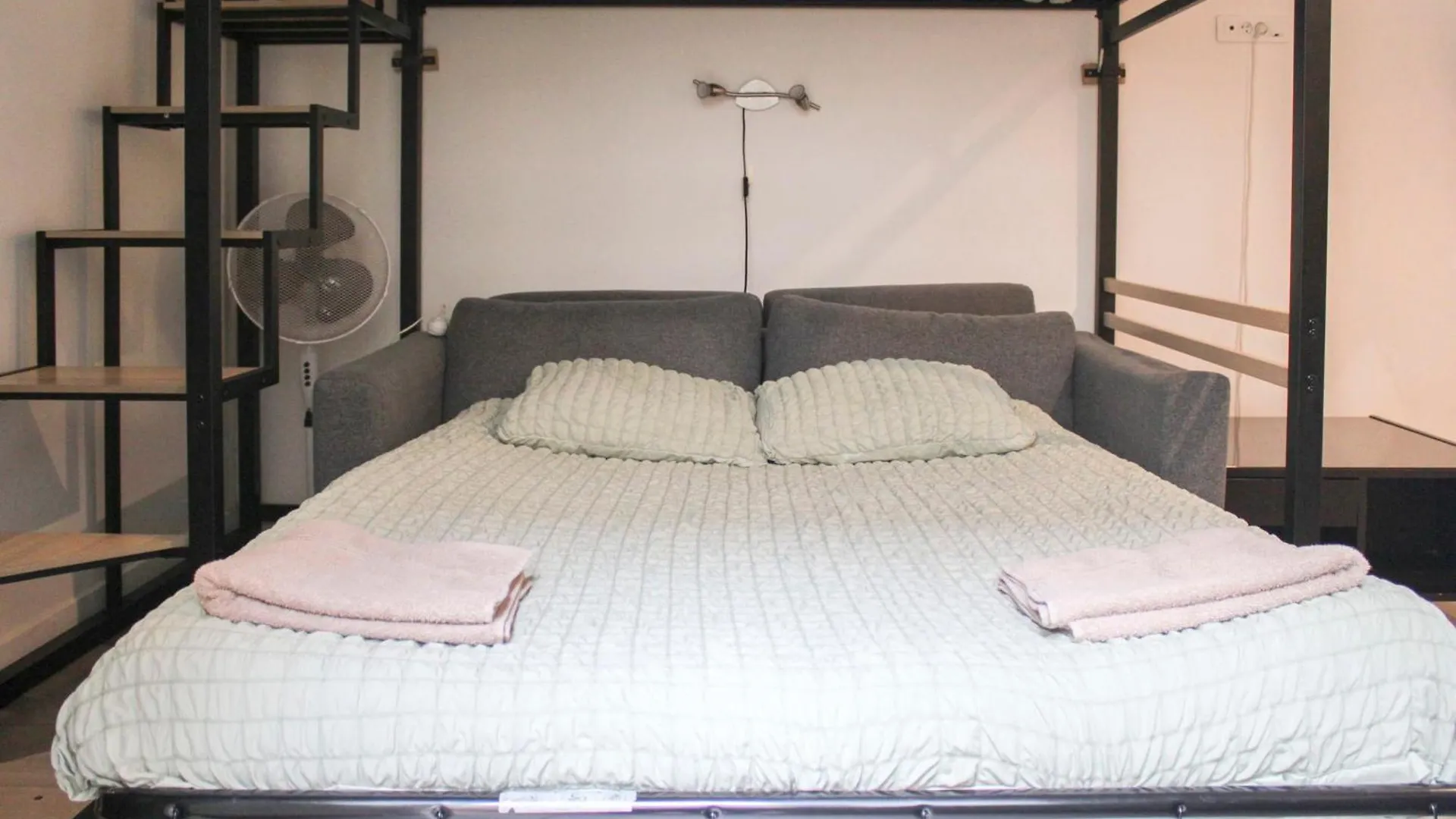 Charming Studio In The Heart Of Montmartre Paris Lejlighed