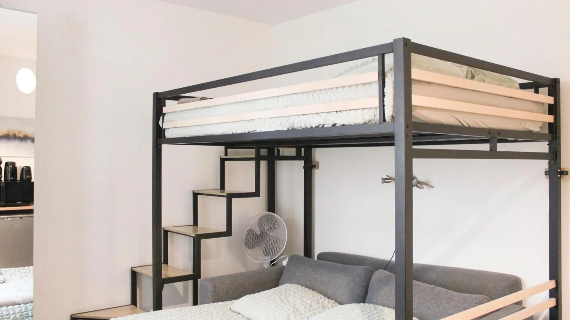 Charming Studio In The Heart Of Montmartre Paris Lejlighed