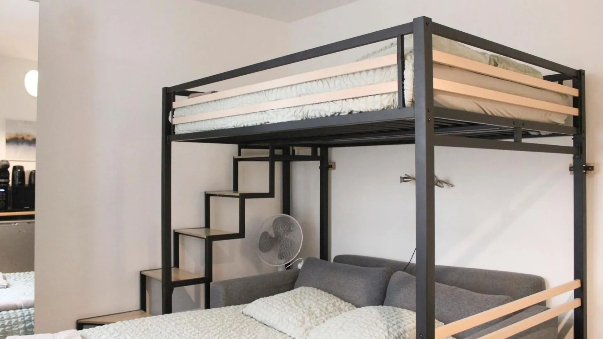 Charming Studio In The Heart Of Montmartre Paris